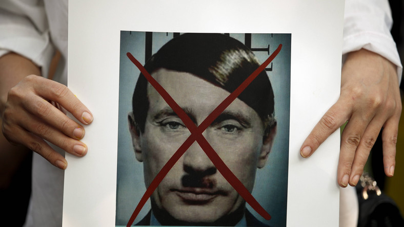 Władimir Putin ukazany jako Adolf Hitler