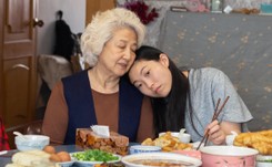 'Kłamstewko' o śmiertelnej chorobie i koronawirus z Wuhan [RECENZJA]