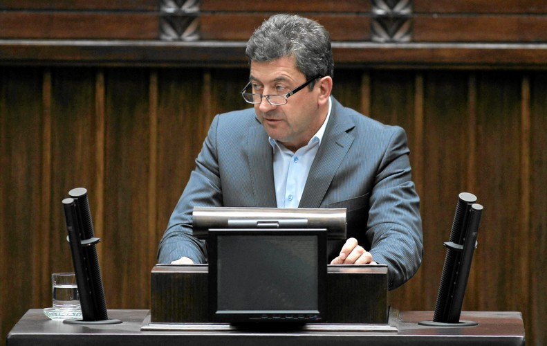 <b>Jan Cedzyński (TR)</b>

Jan Cedzyński dostał się do Sejmu w 2011 roku z list Ruchu Palikota. W 1980 roku został skazany na 1,5 roku więzienia za rozbój.