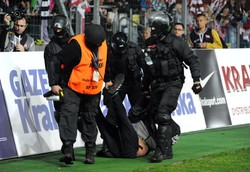 Na stadion Cracovii publiczność nie wejdzie. Wojewoda wydał zakaz