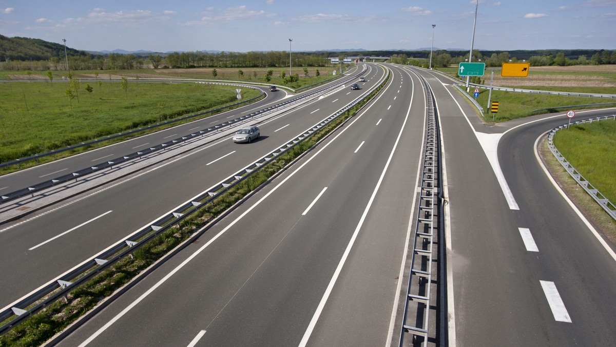 Ta decyzja wzburzy wielu kierowców – rząd postanowił, że w weekendy bramki na autostradzie A1 (Gdańsk-Toruń) pozostaną zamknięte.