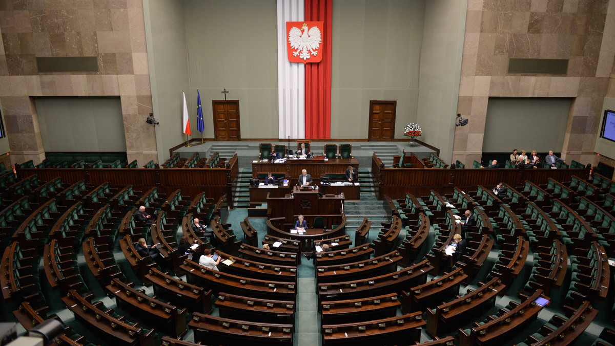 Dwie senackie komisje zaakceptowały dziś projekt ustawy, która zapewnia wypłatę odszkodowań dzieciom kobiet, które w latach 1944-89 były bezpodstawnie represjonowane i urodziły w więzieniu.