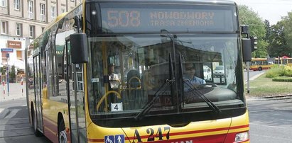 Wyrzucają z autobusu za rozmowę przez komórkę