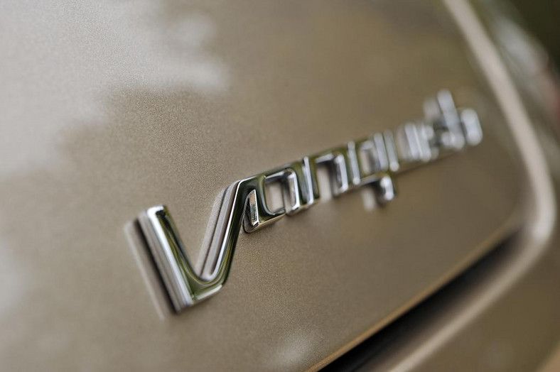 Jak jeździ Aston Martin Vanquish?