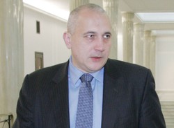 Komisja musi być twarda, bo natrafi na opór