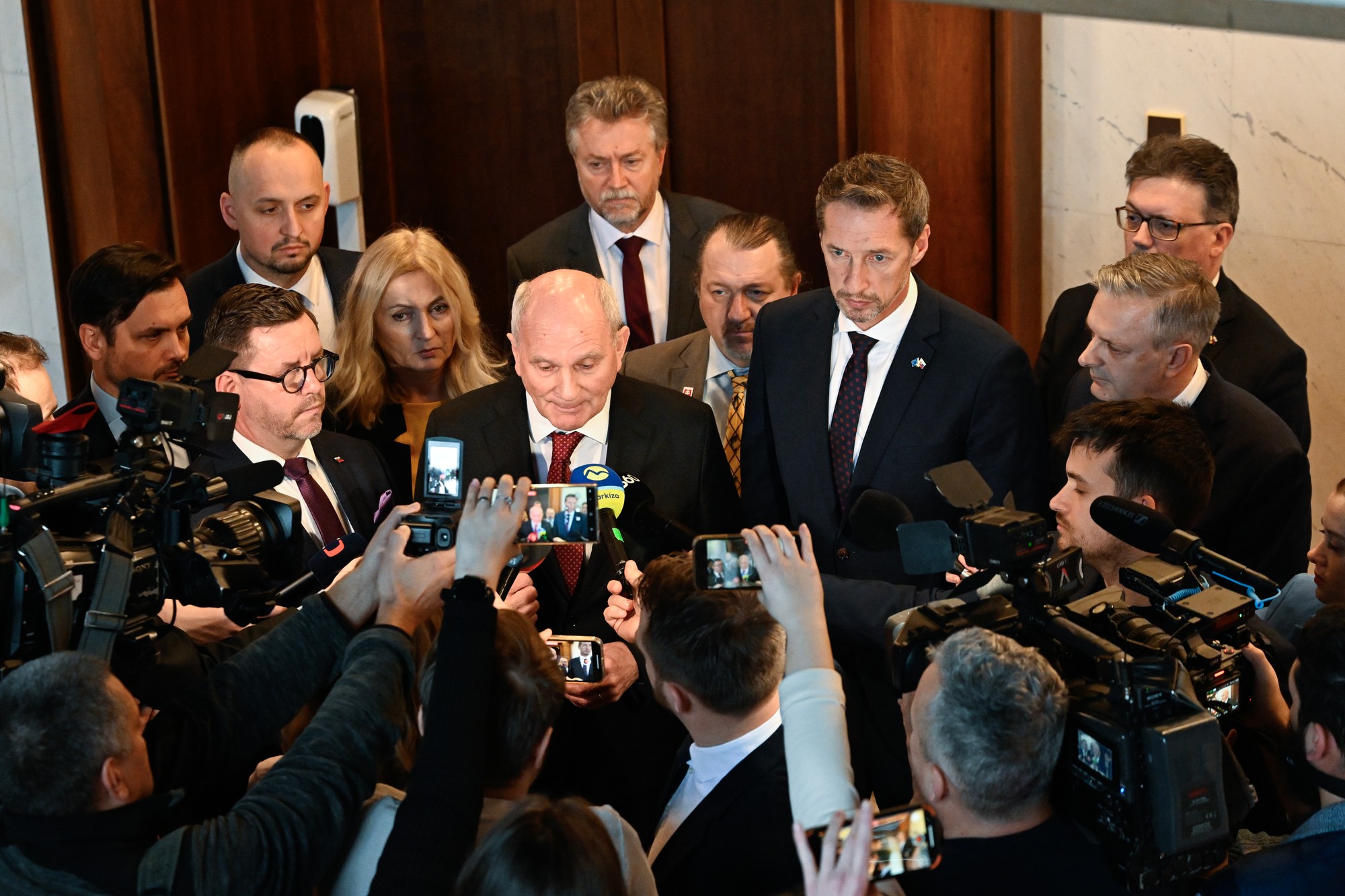 Zľava poslanec NR SR František Mikloško (KDH) a predseda KDH Milan Majeský.