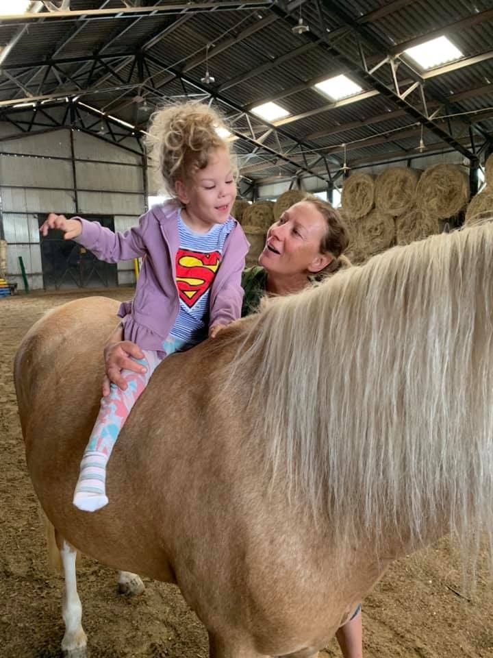 Pannit az anyukája, Márta fejleszti Magic segítségével.