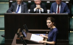 PiS tym razem zagłosował inaczej. Ustawa zaostrzająca prawo aborcyjne przepadła!