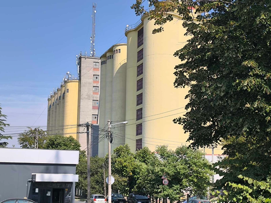 Firma u kojoj je radnik upao u prazan mlin 