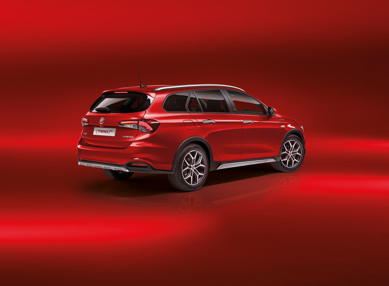 Fiat Tipo SW Cross Hybrid