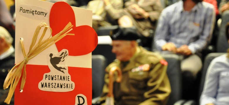 Chcesz podziękować Powstańcom Warszawskim? Wyślij kartkę w ramach akcji BohaterON – włącz historię!