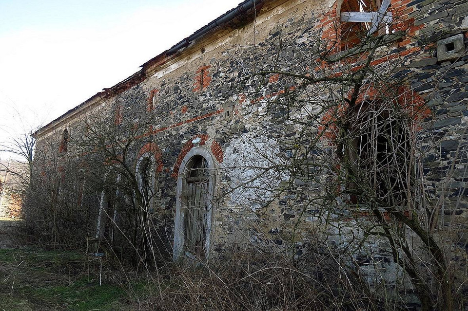 Opuszczony folwark klasztorny w Winnicy pod Legnicą