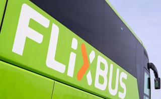 Flixbus jeździ coraz dalej i coraz drożej