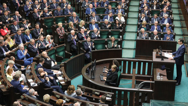 Gorący dzień w polskim Sejmie. Wotum zaufania dla rządu, zagłosowano ws. akcyzy i 13. emerytury [RELACJA]