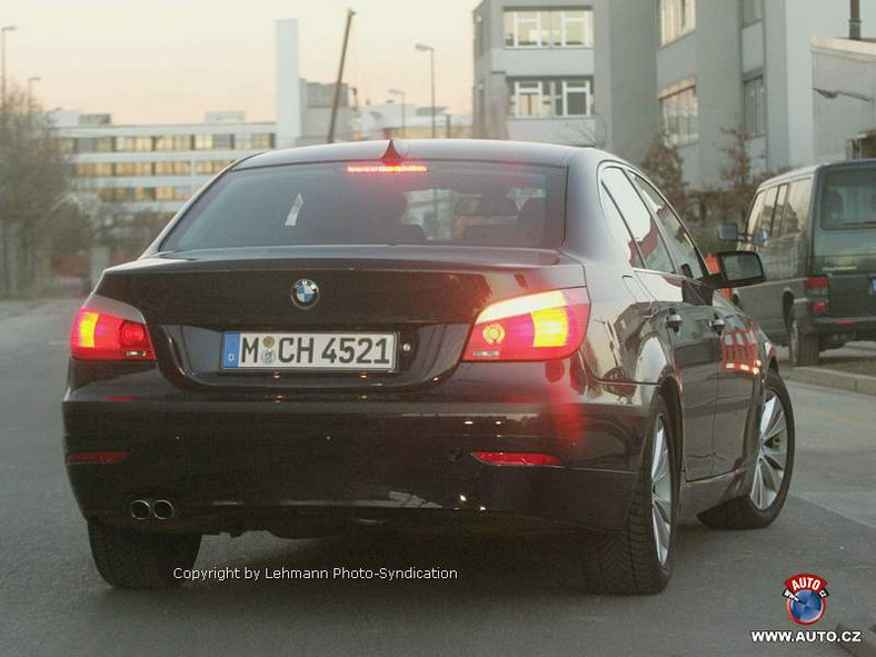 Zdjęcia szpiegowskie: lifting BMW 5