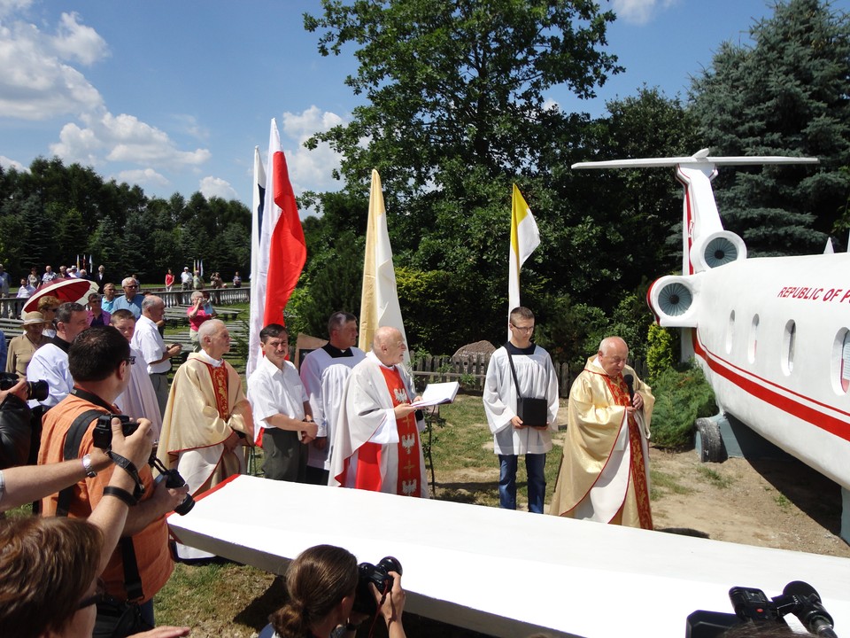 Pomnik katastrofy smoleńskiej w Kałkowie-Godowie, fot. Norbert Litwiński/Onet