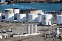 Spadki cen ropy nabierają tempa. Na rynku wciąż niepewność