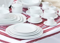 Ćmielów łączy się z Chodzieżą. Polska liderem w produkcji porcelany