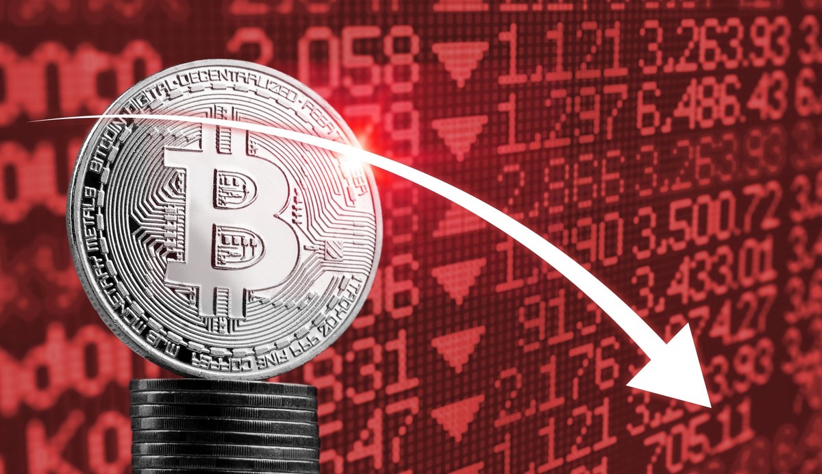 Bitcoin zmierza w kierunku najgorszego miesiąca. Z funduszy ETF zniknęło już 3,5 mld dol.