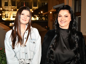 JANA TODOROVIĆ SLAVI SVETOG JOVANA: Pevačicina ćerka umesila slavski kolač: "Naša najveća radosti, zahvalni Bogu na svemu"