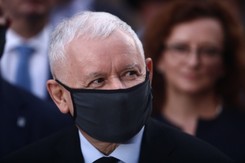 Powrót posła. Kaczyński: PiS odzyskało większość w Sejmie