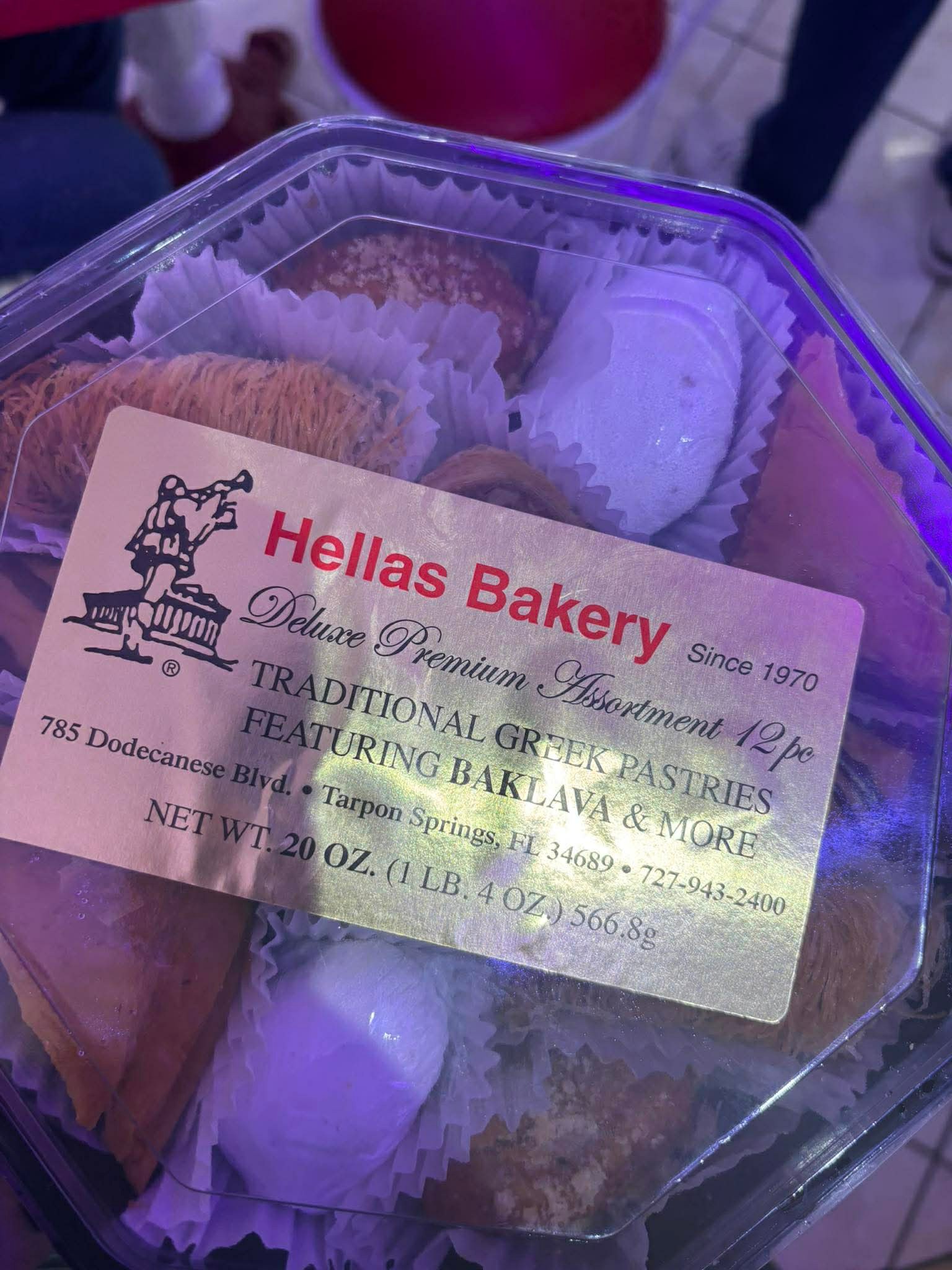 Monika navštívila cukráreň v USA. 