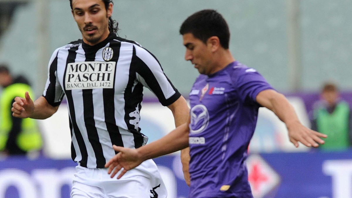 W pierwszym niedzielnym meczu 17. kolejki włoskiej Serie A, Fiorentina rozgromiła na swoim terenie Sienę, wygrywając 4:1 (3:0).