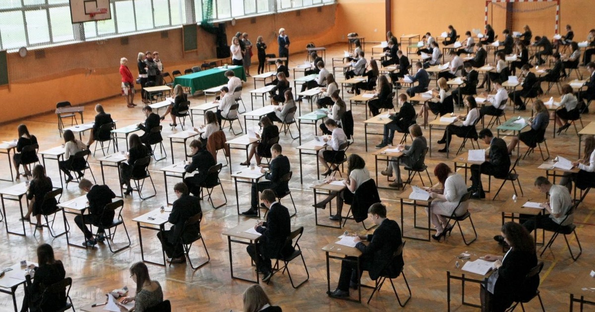 Strój na egzamin gimnazjalny. Jak się ubrać na egzamin