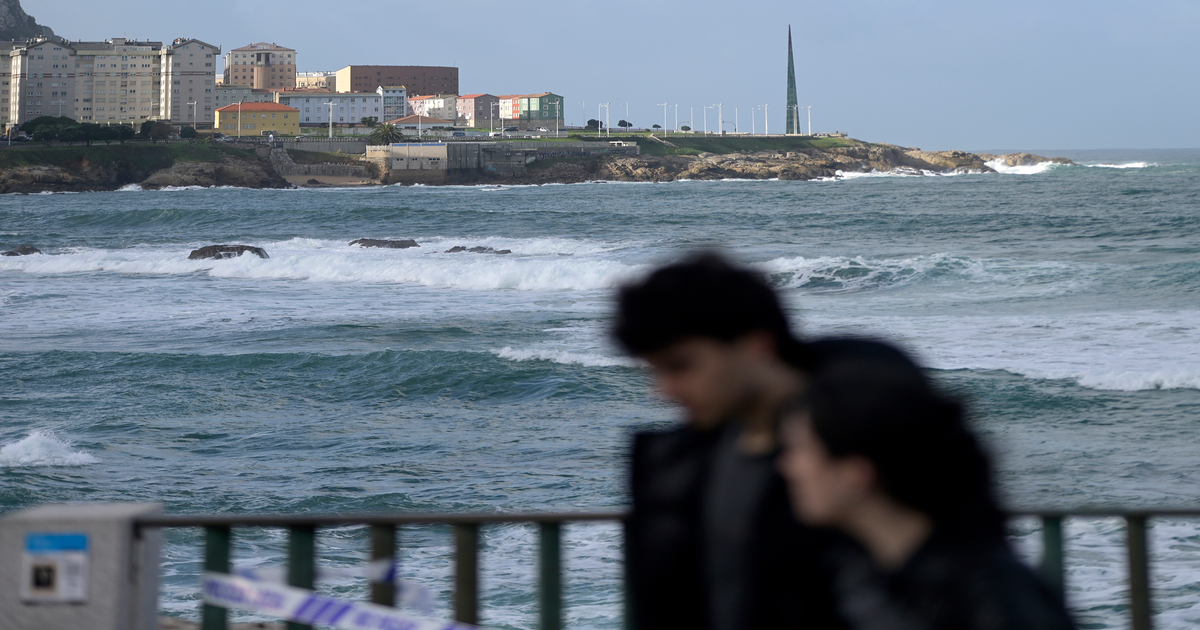 Olas de cinco metros y bajada de cinco grados: un temporal golpea España