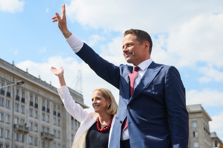 Małgorzata i Rafał Trzaskowscy podczas marszu w niedzielę