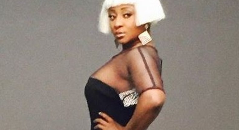 Ini Edo shows off platinum blonde haircut