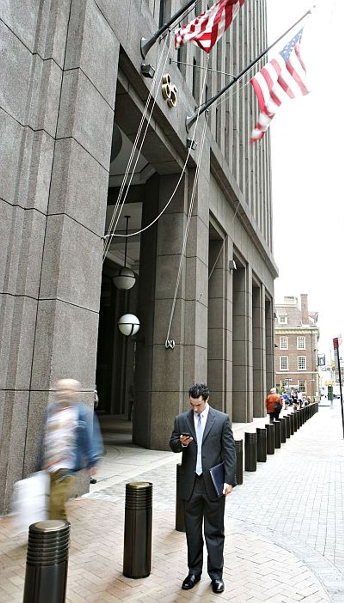 Przed kwaterą główną Goldman Sachs w Nowym Jorku. Fot. Bloomberg News