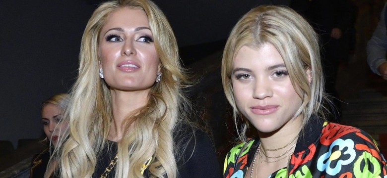 Jej hulaszczy tryb życia nie zaszkodził. Paris Hilton się nie starzeje! FOTO