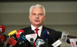 Kraska: Dość płynnie przejdziemy z czwartej fali koronawirusa w falę piątą