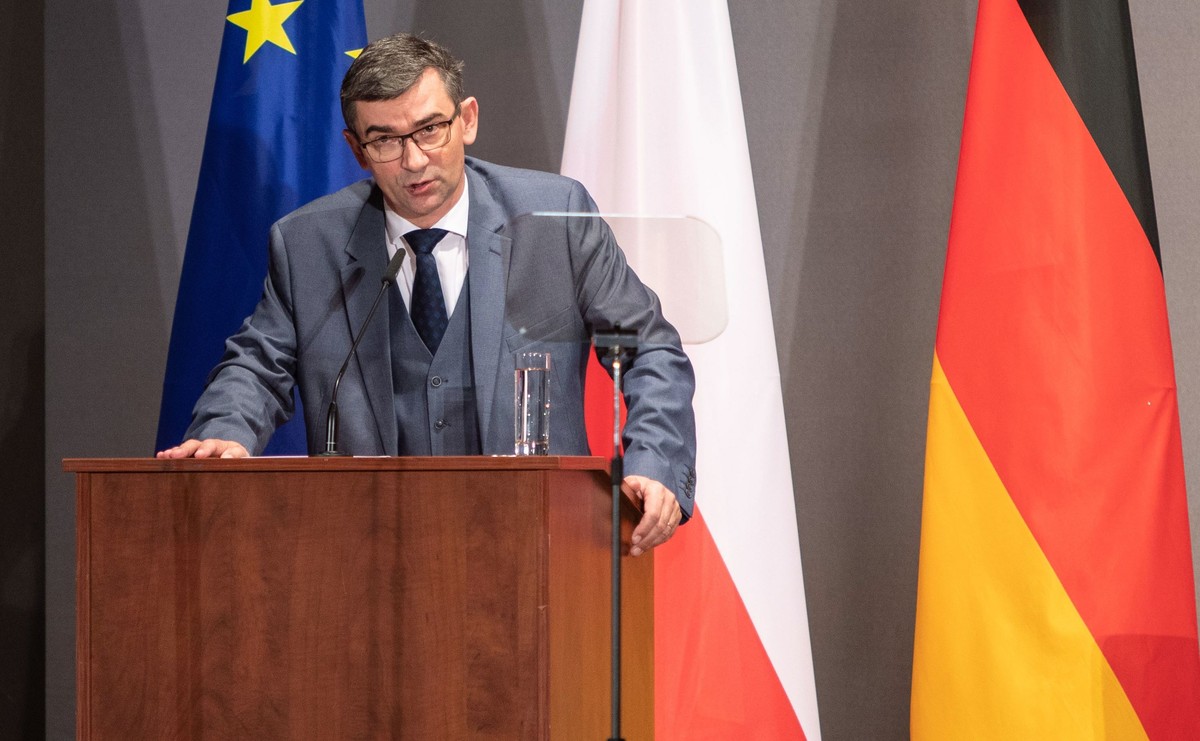 Projekt lustracji w MSZ. Opozycja: Ambasador Przyłębski ps. TW Wolfgang straci pracę?
