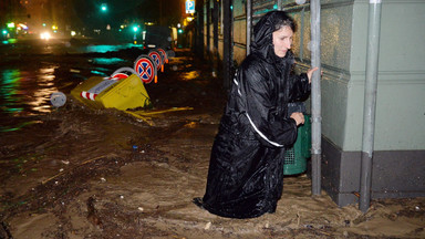 Krytyczna sytuacja w Genui, zalanej po gwałtownych opadach