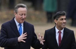 Szczyt klimatyczny czy szczyt hipokryzji? Sunak, Cameron i król Karol w ogniu krytyki