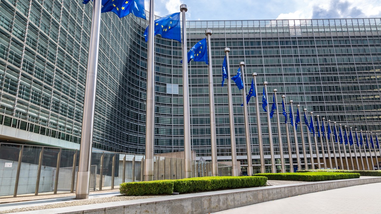 Komisja Europejska reaguje na czasowy rozejm. "Najpierw musimy zobaczyć"