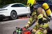 Rosenbauer opracował system gaszenia baterii litowo-jonowych w autach elektrycznych