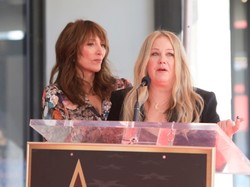 Schorowana Christina Applegate odsłoniła swoją gwiazdę w Alei Sław. FOTO