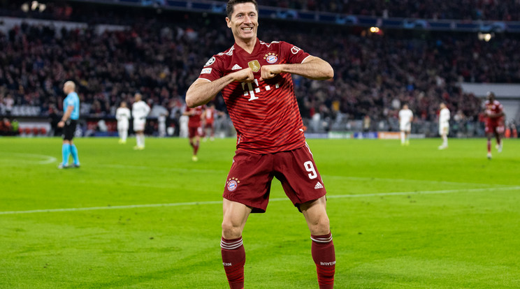 Lewandowski mesterhármassal ünnepelte 100. BL-meccsét/Fotó: Getty images