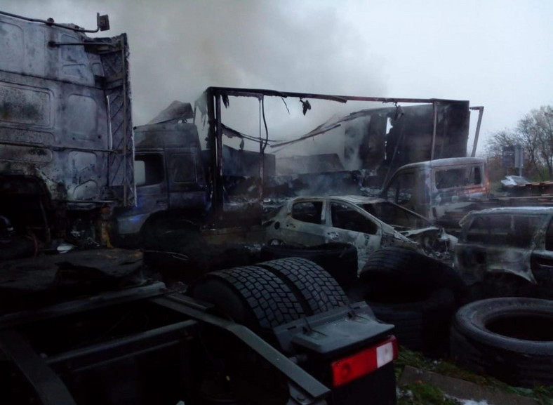 Pożar 15 pojazdów w Rusocinie