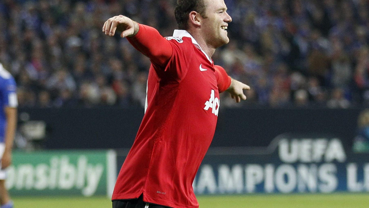 Wayne Rooney, który przeszedł niedawno operację przeszczepu włosów, ujawnił na swoim profilu na popularnym portalu społecznościowym pierwsze zdjęcia nowej fryzury.