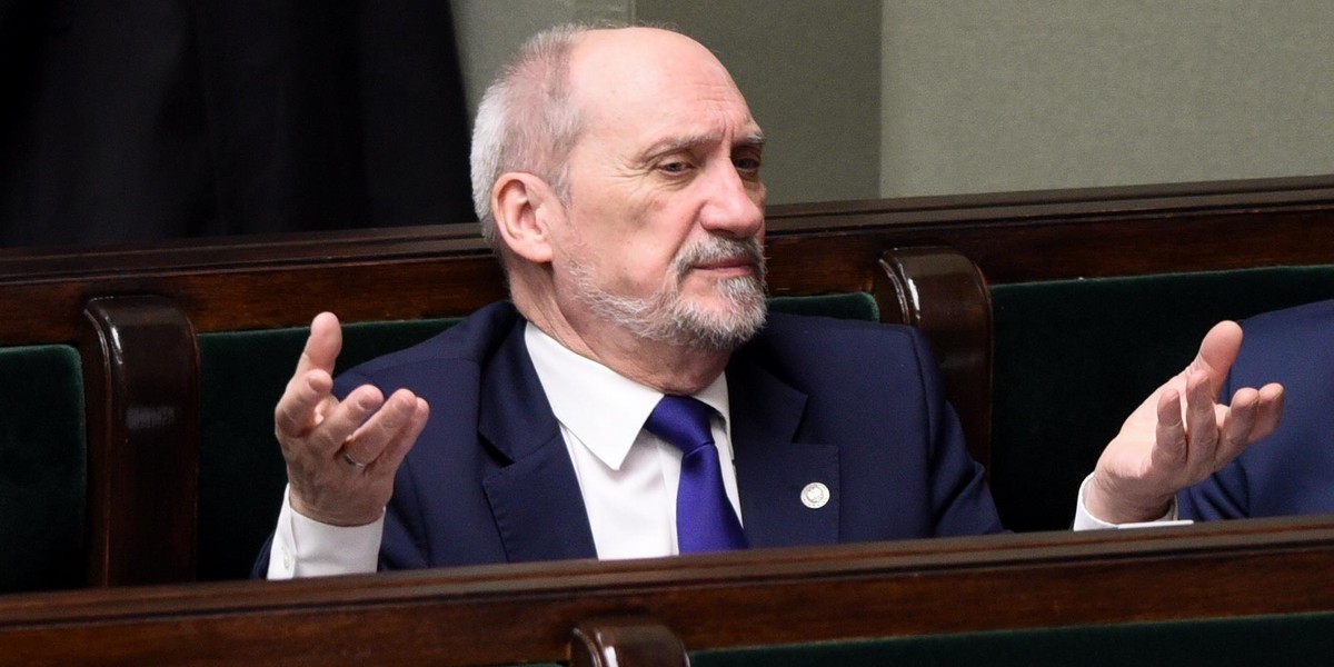 Macierewicz obiecał degradację Jaruzelskiego. I co? I nic!