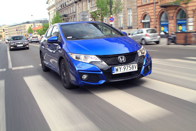 Honda Civic Sport 1.8 i-VTEC - kompakt w bojowej stylistyce