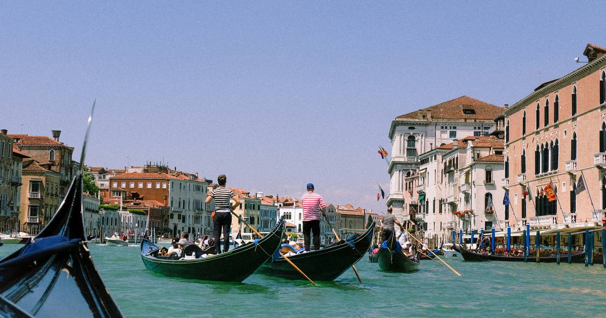 Włoszka żądała odszkodowania za upadek. Sąd odrzucił wniosek, bo była w szpilkach