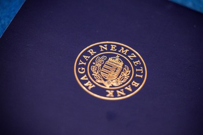 Forint nad finansową przepaścią. Rynek spodziewa się obniżki stóp procentowych na Węgrzech