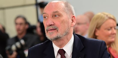 Macierewicz znów to zrobił. Byli ministrowie łapią się za głowy