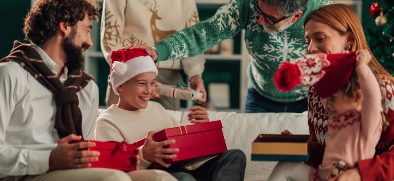 Pomysły na prezenty na święta dla niego i dla niej. Sprawdzone inspiracje, które sprawią wiele radości