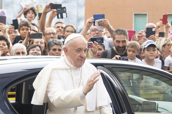 Papa Franja: Rat je obmana i poraz, mir se postiže kroz bratstvo